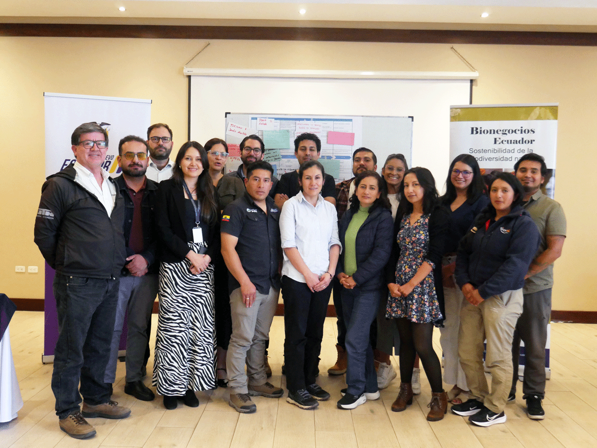 Técnicos de diversas entidades analizan la cadena de valor del mortiño para fortalecer el desarrollo sostenible del producto